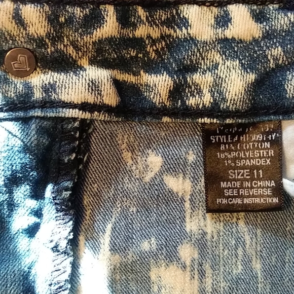 Jean shorts - Picture 6 of 6